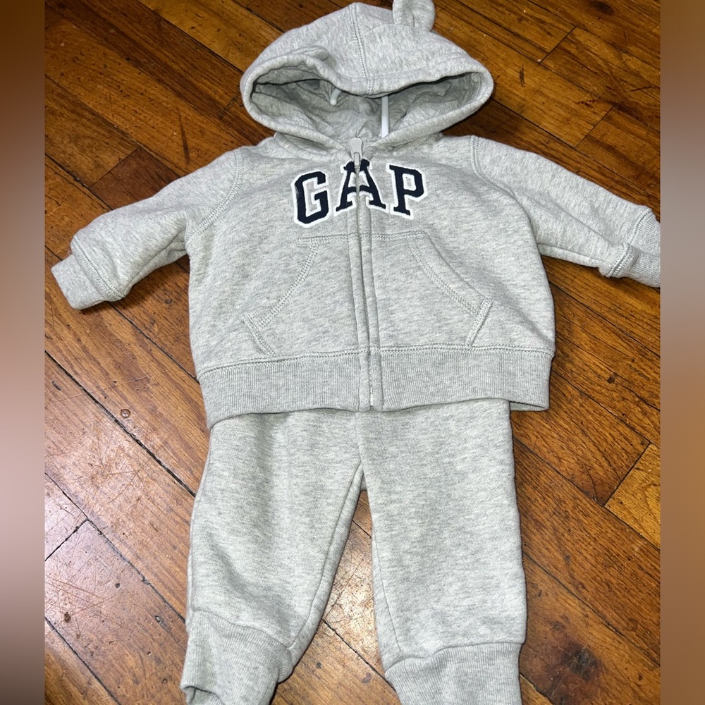 Gap Kids Sweat Suit
